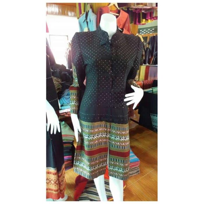 เสื้อโค้ท ผ้าฝ้ายยกดอกสอดดิ้น อัดกาว ตรา บานเย็นผ้าทอ - Image 2