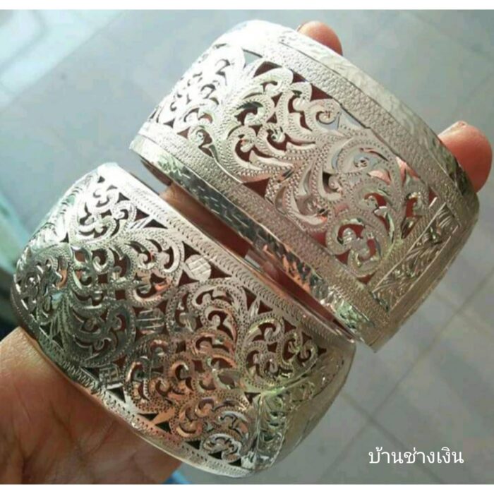 กำไลเงินแท้ ฉลุลายไซส์ใหญ่ ตรา บ้านช่างเงิน